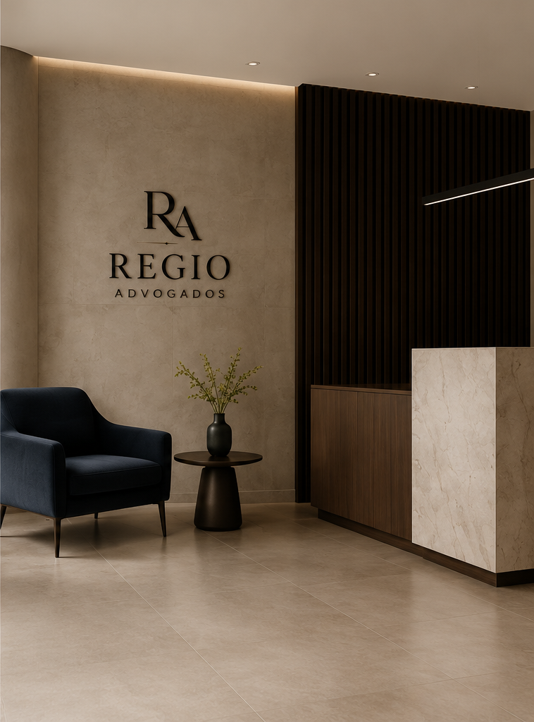 Recepção da REGIO ADVOGADOS com identidade aplicada à parede